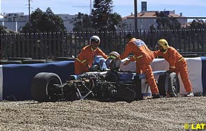 The Gulf Audi after contact, in the barriers