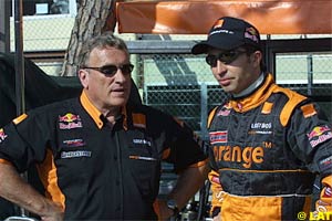 Frentzen  with team boss Tom Walkinshaw