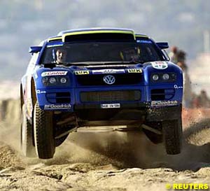 The first American to win a stage of the Dakar, Robby Gordon in his Volkswagen