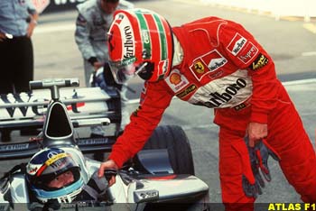 Irvine congratulates WC Hakkinen